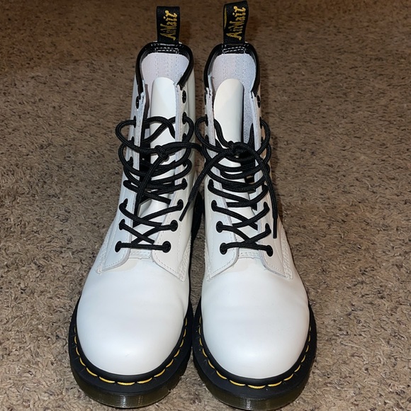 Size 8 / Doc Martens / White and Black / brand new - Picture 7 of 8